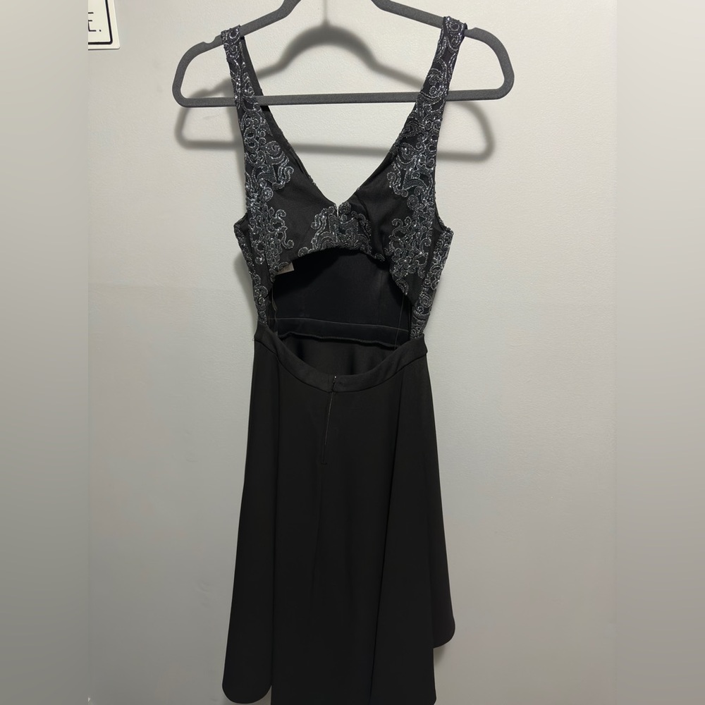Formal Dress - Picture 2 of 3